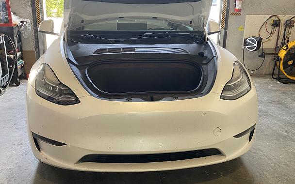 Tesla Model 3 - Detail 1